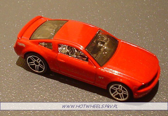 FORD MUSTANG GT 2005.jpg